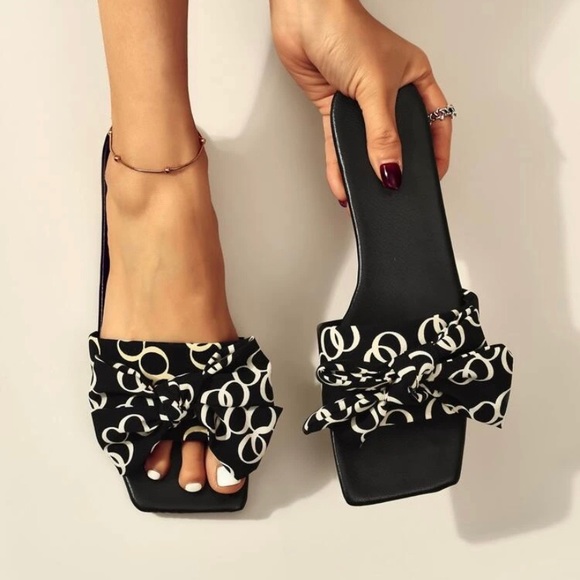 Bow slide sandal - Picture 1 of 4